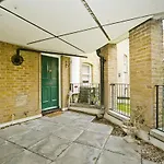 Ucl Warren Street Station